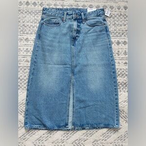 Old Navy Midi Jean Skirt. Size 8.  New with tags.